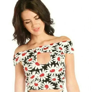 OFF SHOULDER FLORAL CROP TOP